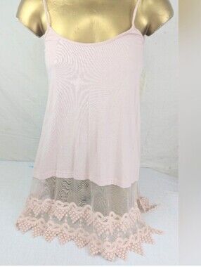 Winter Lennon Pink Sleeveless Tunic with Lace Hem - Great For Layering Medium.